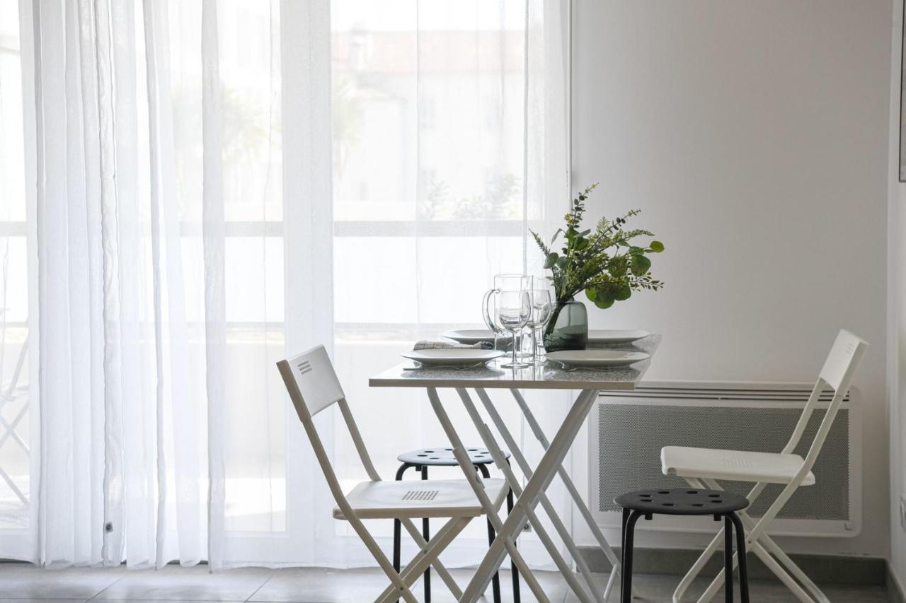 Appart Avec Terrasse Et Parking A 2 Min Du Metro Marselha Exterior foto