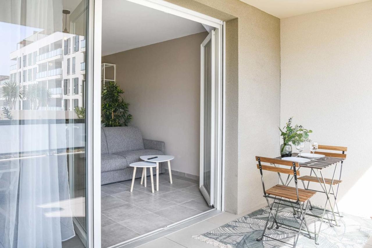 Appart Avec Terrasse Et Parking A 2 Min Du Metro Marselha Exterior foto