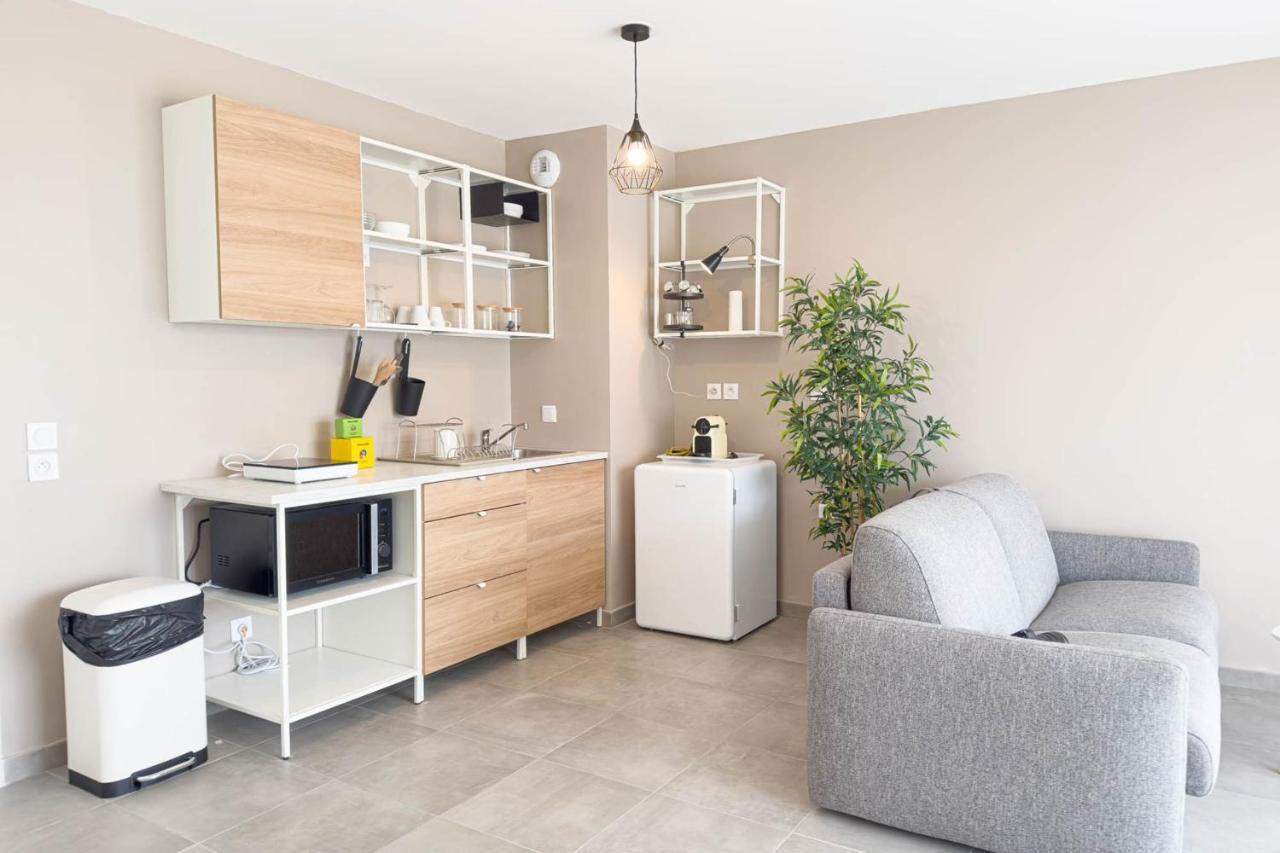Appart Avec Terrasse Et Parking A 2 Min Du Metro Marselha Exterior foto