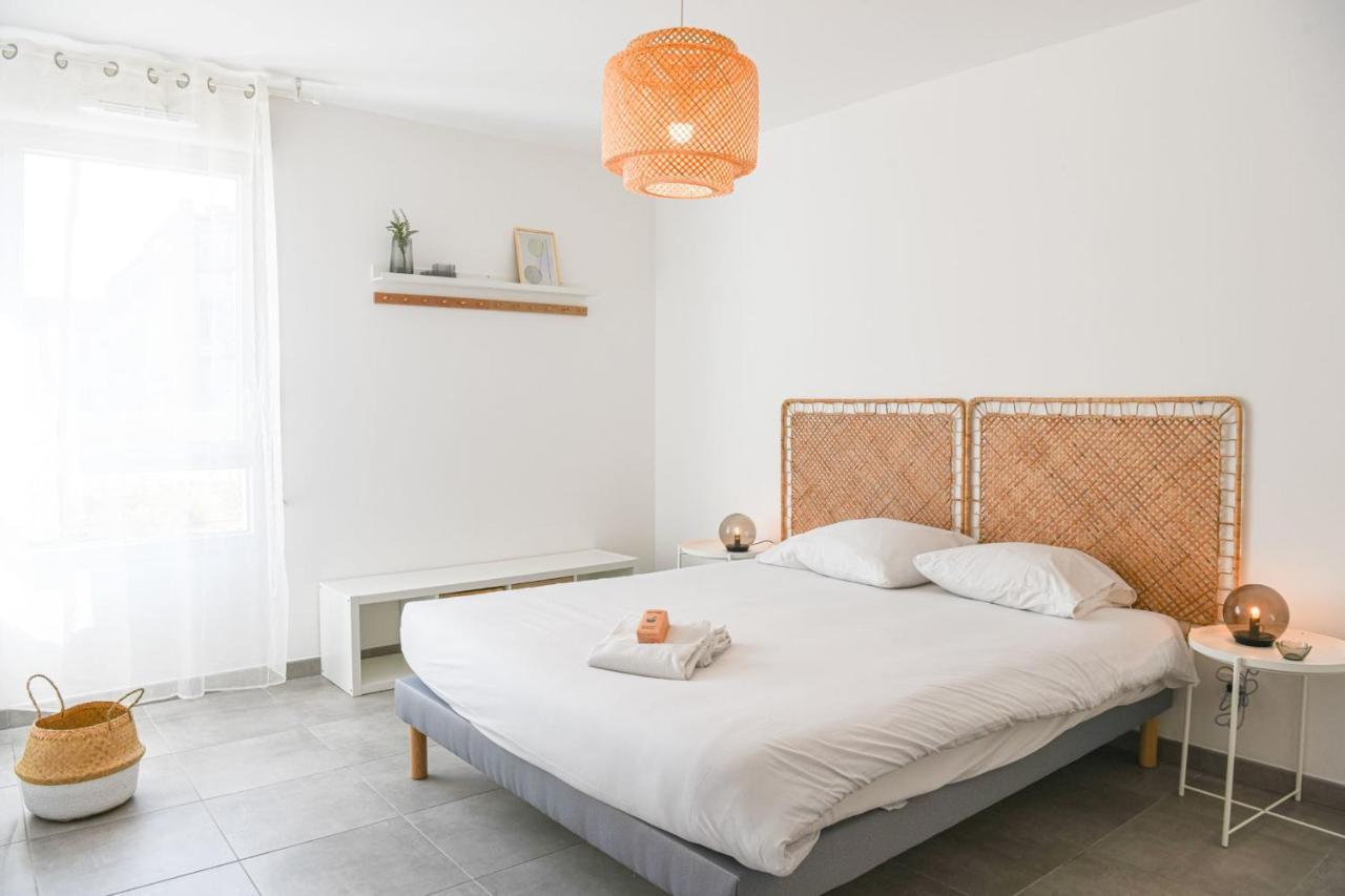Appart Avec Terrasse Et Parking A 2 Min Du Metro Marselha Exterior foto
